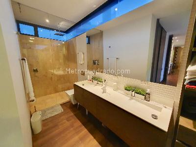 Apartamento de 2 alcobas en venta en Poblado San Lucas, Medellín, 129 m² · foto 18 de 20