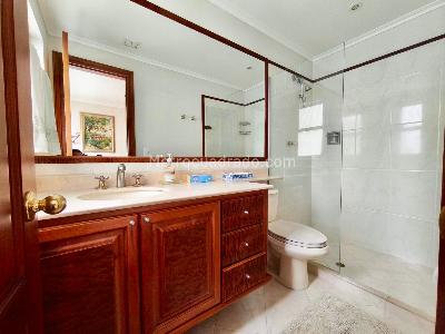 Apartamento de 3 alcobas en venta en El Poblado Los Gonzales, Medellín, 386 m² · foto 19 de 20