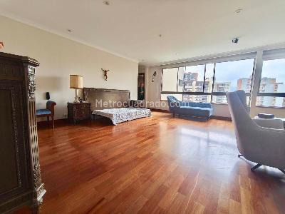 Apartamento de 3 alcobas en venta en El Poblado Los Gonzales, Medellín, 386 m² · foto 12 de 20