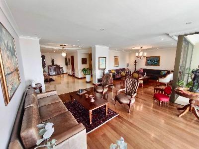 Apartamento de 3 alcobas en venta en El Poblado Los Gonzales, Medellín, 386 m² · foto 3 de 20