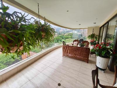 Apartamento de 3 alcobas en venta en El Poblado Los Gonzales, Medellín, 386 m² · foto 8 de 20
