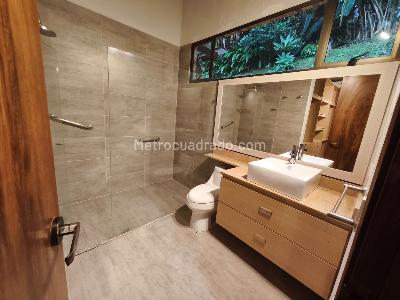Casa de 4 alcobas en venta en Loma De Las Brujas, Envigado, 270 m² · foto 12 de 20