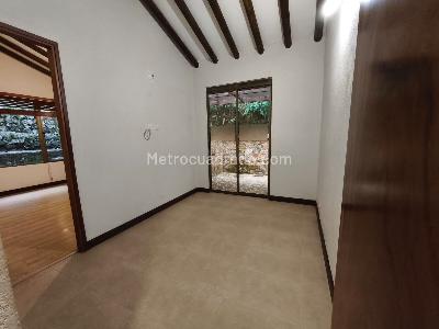 Casa de 4 alcobas en venta en Loma De Las Brujas, Envigado, 270 m² · foto 13 de 20