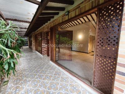 Casa de 4 alcobas en venta en Loma De Las Brujas, Envigado, 270 m² · foto 17 de 20