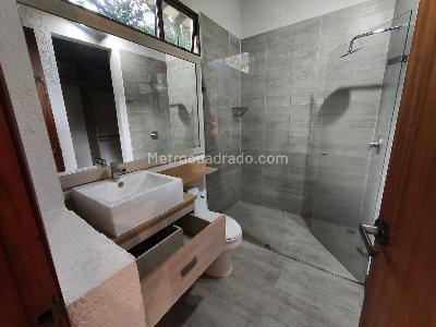 Casa de 4 alcobas en venta en Loma De Las Brujas, Envigado, 270 m² · foto 15 de 20