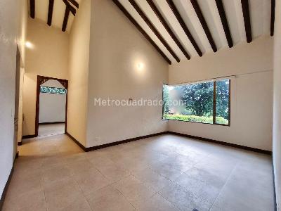 Casa de 4 alcobas en venta en Loma De Las Brujas, Envigado, 270 m² · foto 6 de 20