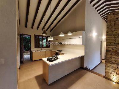 Casa de 4 alcobas en venta en Loma De Las Brujas, Envigado, 270 m² · foto 7 de 20