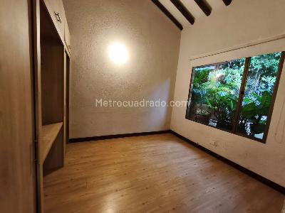 Casa de 4 alcobas en venta en Loma De Las Brujas, Envigado, 270 m² · foto 8 de 20