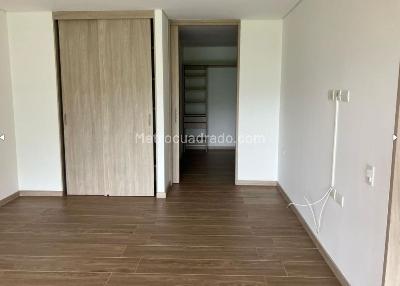 Apartamento de 1 alcoba en venta en El Escobero, Envigado, 89 m² · foto 11 de 20