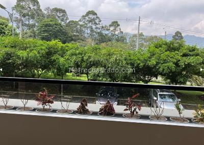 Apartamento de 1 alcoba en venta en El Escobero, Envigado, 89 m² · foto 3 de 20