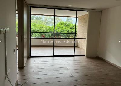 Apartamento de 1 alcoba en venta en El Escobero, Envigado, 89 m² · foto 2 de 20