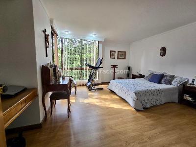 Apartamento de 4 alcobas en venta en El Poblado, Medellín, 234 m² · foto 11 de 16