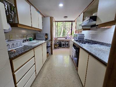 Apartamento de 4 alcobas en venta en El Poblado, Medellín, 234 m² · foto 8 de 16