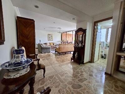 Apartamento de 4 alcobas en venta en El Poblado, Medellín, 234 m² · foto 7 de 16