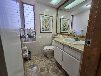 Apartamento de 4 alcobas en venta en El Poblado, Medellín, 234 m² · foto 10 de 16