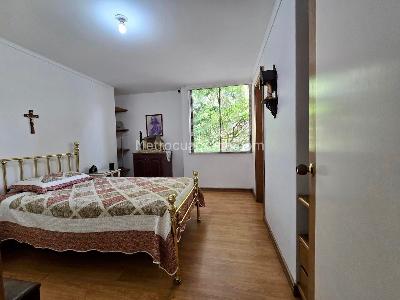 Apartamento de 4 alcobas en venta en El Poblado, Medellín, 234 m² · foto 13 de 16
