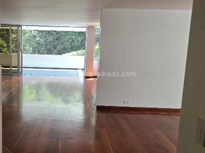 Apartamento de 3 alcobas en venta en Poblado Loma De Alejandria, Medellín, 230 m² · foto 3 de 20