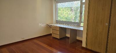Apartamento de 3 alcobas en venta en Poblado Loma De Alejandria, Medellín, 230 m² · foto 10 de 20