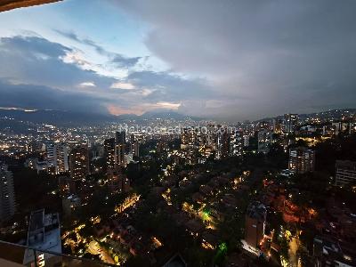 Apartamento de 2 alcobas en venta en Poblado San Lucas, Medellín, 129 m² · foto 5 de 20