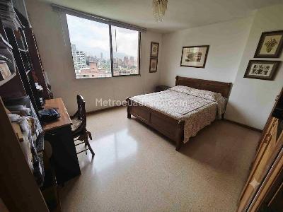 Apartamento de 4 alcobas en venta en El Poblado Las Lomas, Medellín, 179 m² · foto 10 de 20