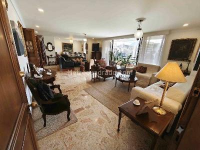 Apartamento de 4 alcobas en venta en El Poblado Las Lomas, Medellín, 179 m² · foto 2 de 20