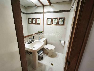 Apartamento de 4 alcobas en venta en El Poblado Las Lomas, Medellín, 179 m² · foto 18 de 20