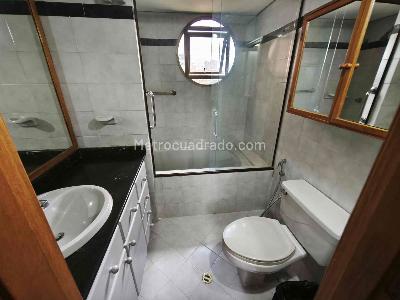 Apartamento de 4 alcobas en venta en El Poblado Las Lomas, Medellín, 179 m² · foto 14 de 20