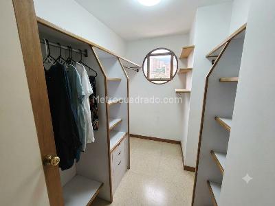Apartamento de 4 alcobas en venta en El Poblado Las Lomas, Medellín, 179 m² · foto 13 de 20