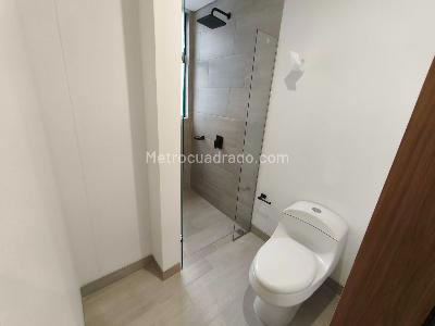 Apartamento de 2 alcobas en venta en El Poblado La Linde, Medellín, 110 m² · foto 14 de 19