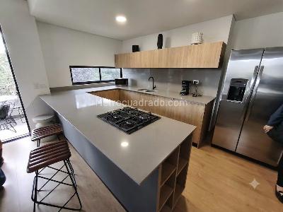 Apartamento de 2 alcobas en venta en El Poblado La Linde, Medellín, 110 m² · foto 3 de 19