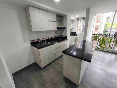 Apartamento de 3 alcobas en venta en La Inmaculada, Sabaneta, 58 m² · foto 2 de 12