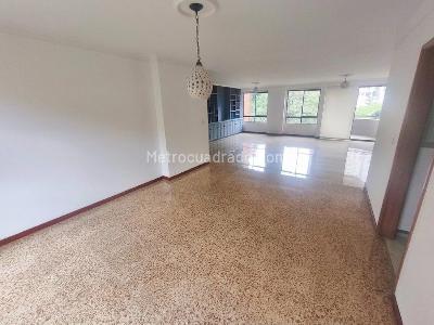 Apartamento de 5 alcobas en venta en El Poblado, Medellín, 187 m² · foto 3 de 20
