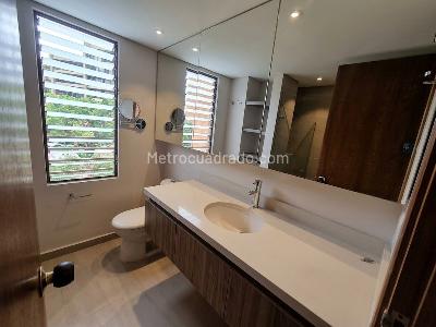 Apartamento de 5 alcobas en venta en El Poblado, Medellín, 187 m² · foto 13 de 20