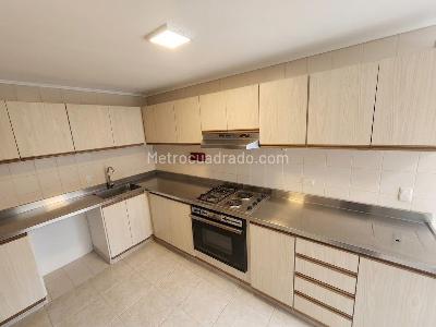 Apartamento de 5 alcobas en venta en El Poblado, Medellín, 187 m² · foto 8 de 20