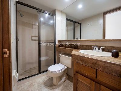 Apartamento de 5 alcobas en venta en El Poblado, Medellín, 187 m² · foto 18 de 20