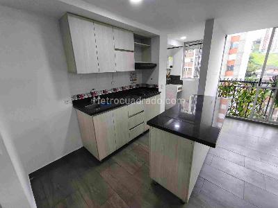 Apartamento de 3 alcobas en venta en La Inmaculada, Sabaneta, 58 m² · foto 3 de 14