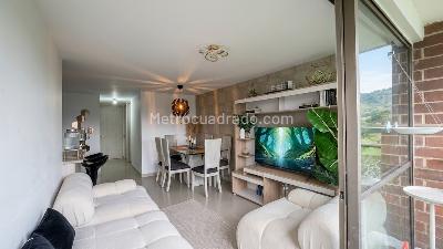 Apartamento de 3 alcobas en venta en Las Lomita, Sabaneta, 73 m² · foto 2 de 14