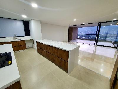 Apartamento de 3 alcobas en venta en El Poblado Santa Maria De Los Angeles, Medellín, 205 m² · foto 2 de 19