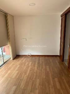 Apartamento de 1 alcoba en venta en Poblado San Lucas, Medellín, 37 m² · foto 2 de 17
