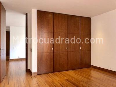 Apartamento de 3 alcobas en venta en La Cabrera, Bogotá, 255 m² · foto 16 de 20