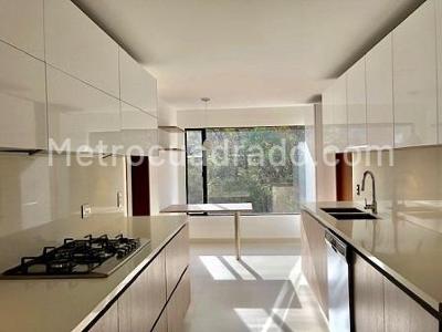 Apartamento de 3 alcobas en venta en La Cabrera, Bogotá, 255 m² · foto 8 de 20