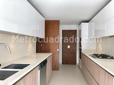 Apartamento de 3 alcobas en venta en La Cabrera, Bogotá, 255 m² · foto 9 de 20
