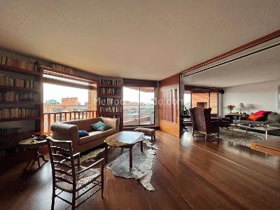 Apartamento de 4 alcobas en venta en La Cabrera, Bogotá, 422 m² · foto 2 de 19