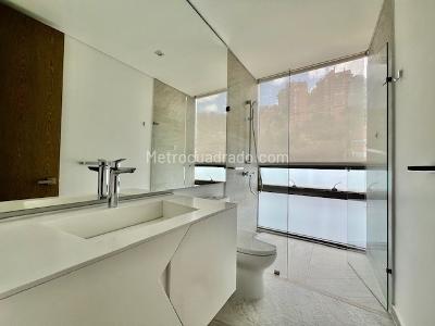 Apartamento de 3 alcobas en venta en La Cabrera, Bogotá, 260 m² · foto 8 de 17