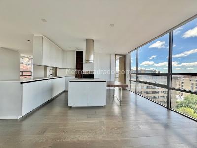 Apartamento de 3 alcobas en venta en La Cabrera, Bogotá, 260 m² · foto 4 de 17