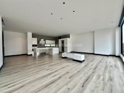 Apartamento de 3 alcobas en venta en Country Virrey, Bogotá, 237 m² · foto 6 de 18