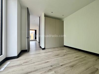 Apartamento de 3 alcobas en venta en Country Virrey, Bogotá, 237 m² · foto 14 de 18