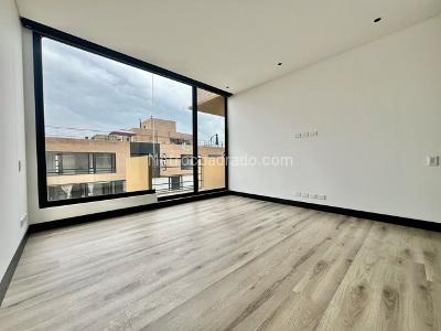 Apartamento de 3 alcobas en venta en Country Virrey, Bogotá, 237 m² · foto 10 de 18