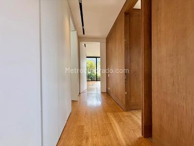 Apartamento de 2 alcobas en venta en Bellavista Rosales, Bogotá, 189 m² · foto 8 de 17