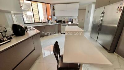 Apartamento de 3 alcobas en venta en Guadalquivir, Bogotá, 317 m² · foto 8 de 18